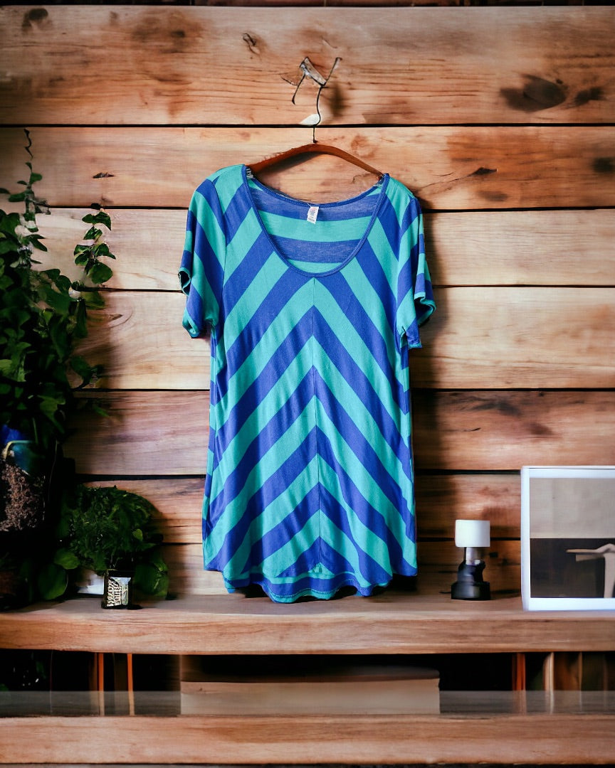 LulaRoe SS Top,Striped, Large