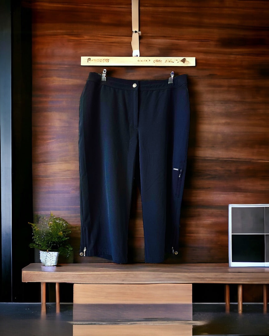 Zenergy by Chicos Capris,Black, 1