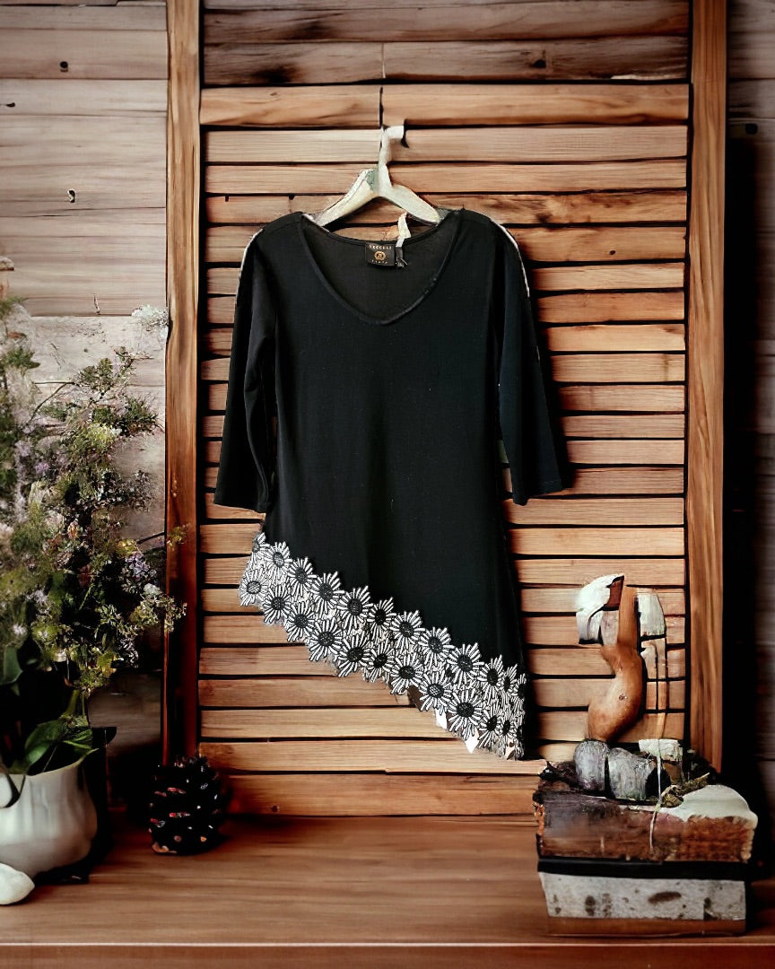 Vecceli Italy NWT LS Top,Black/White, Small