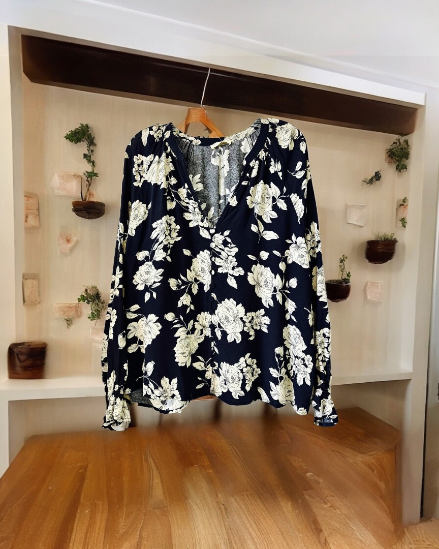 Love Stitch LS Top,Floral, Medium