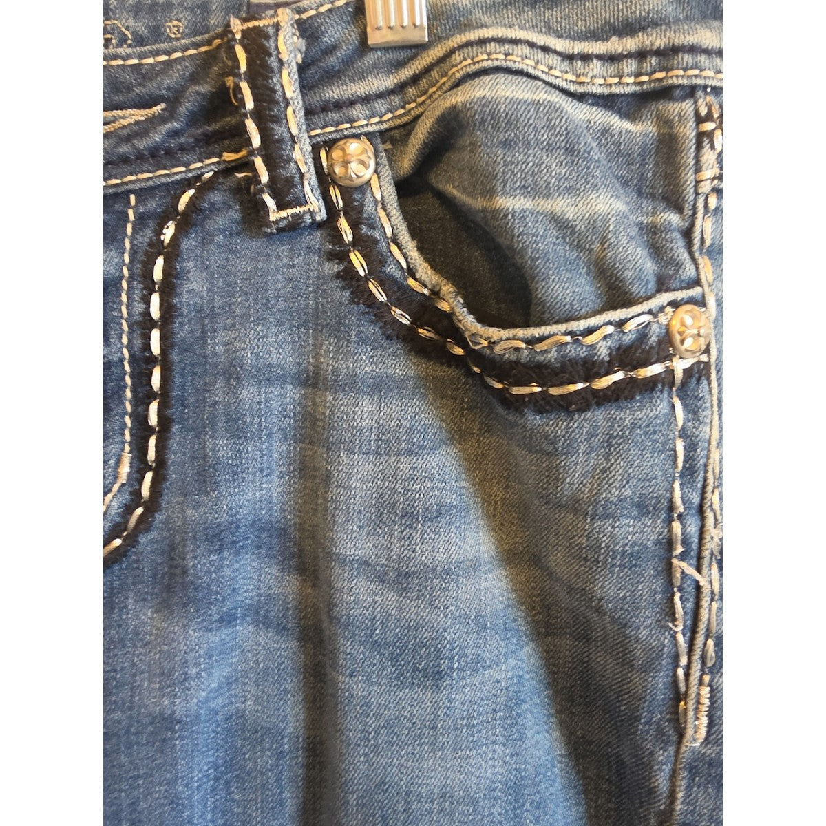 Miss Me Jean Capris Size 29 Blue Denim Contrast Stitching Five Pocket - Image 4