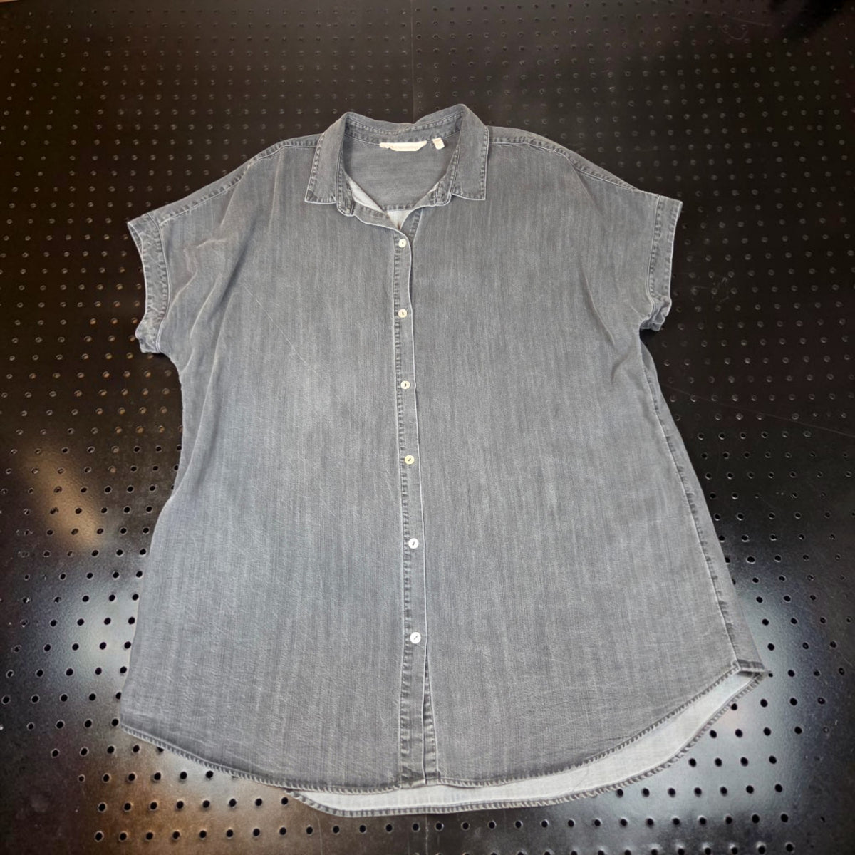 Soft Surroundings Je Veux TENCEL Shirt Grey Short Sleeve Button Front L - Image 1